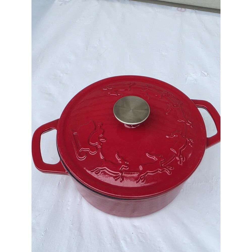 Smith & Clark Santa Sleigh Reindeer 3 Qt Red Enameled Cast Iron Dutch Oven w/Lid